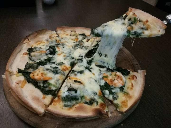 caanteen พิซซ่า