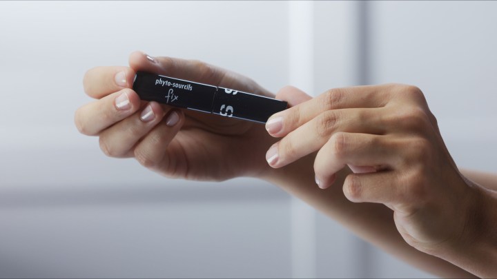 Phyto-Sourcils-Fix_Lifestyle_3