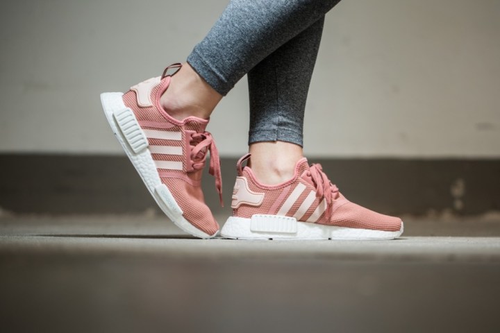 adidas-w-nmd-r1-raw-pink-sneakerworld-1024x683