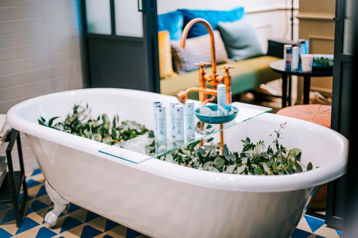 SERUM-HydraGlobal_Lifestyle-25